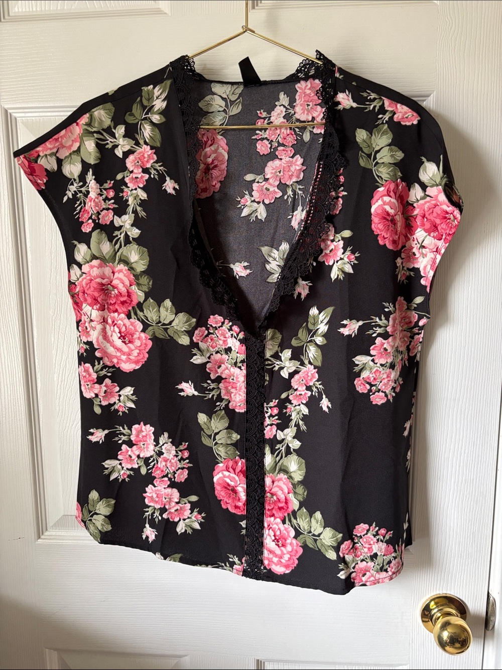 Shein Black Floral Lace V-Neck Top Women’s Medium Short Sleeve with Pink Roses